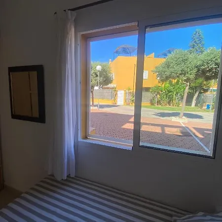 Bonito Adosado 3hab; 2bañ; Jardín; Piscina En Urbanización Tartessos Costa Ballena-cádiz *